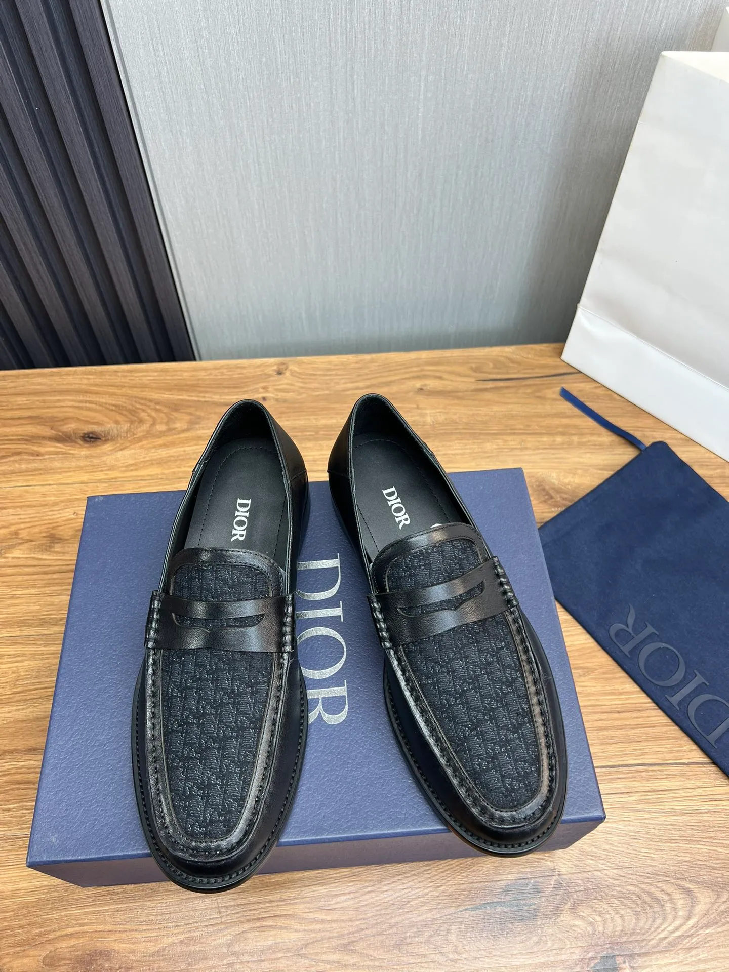 Men's men's shoes 💰580💰 Dior men's business casual leather shoes 👞all made of imported original brand leather, just to create a more comfortable wearing experience, upper: original cowhide ➕ imported sheepskin lining, original non-slip and wear-resistant rubber outsole ✔️36-45 (38.45 non-refundable)